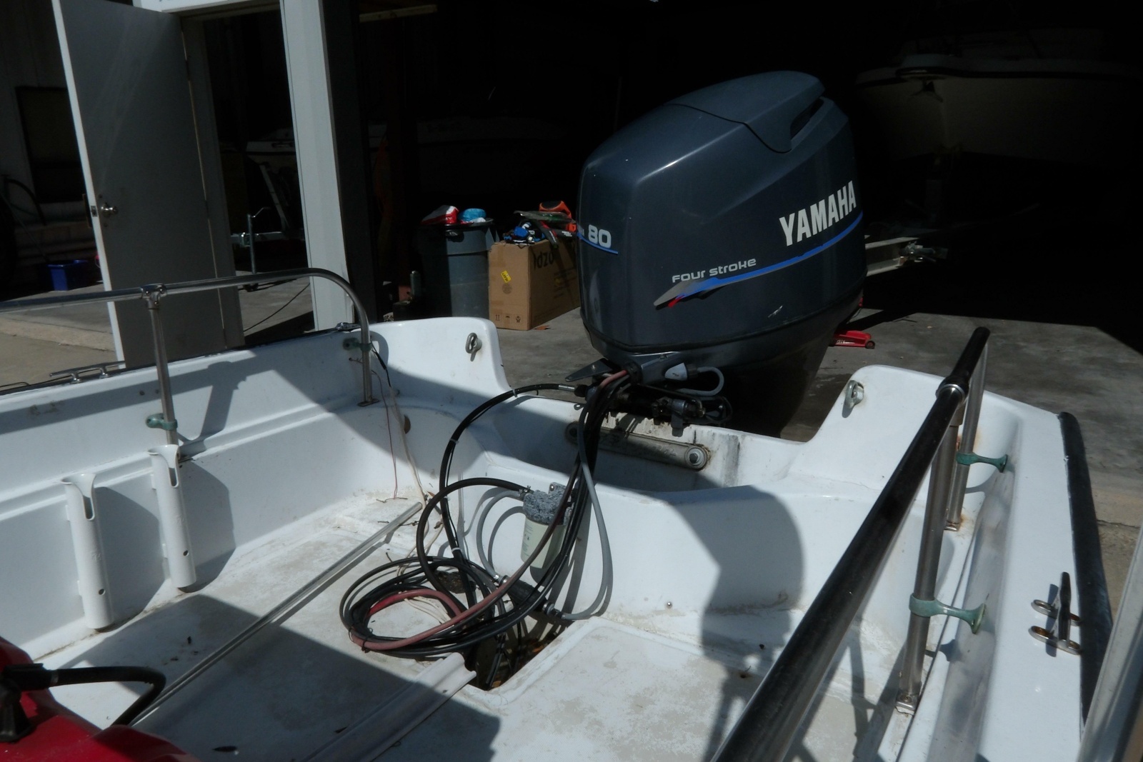 17ft Boston Whaler Yacht For Sale