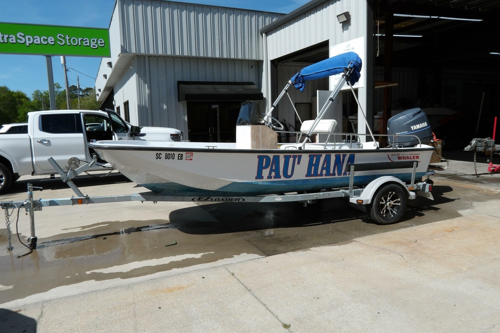 17ft Boston Whaler Yacht For Sale