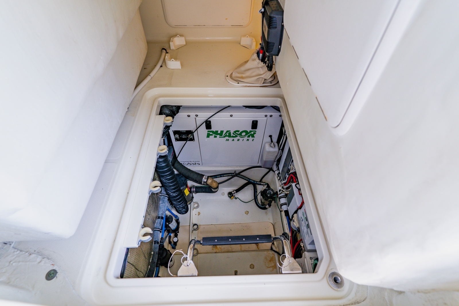 34ft Hydra Sports Yacht For Sale