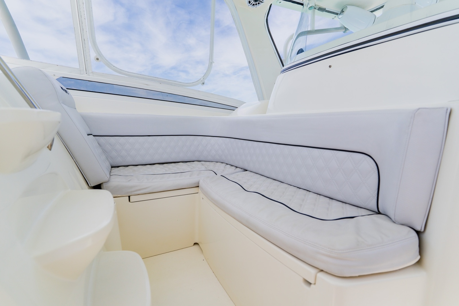 34ft Hydra Sports Yacht For Sale