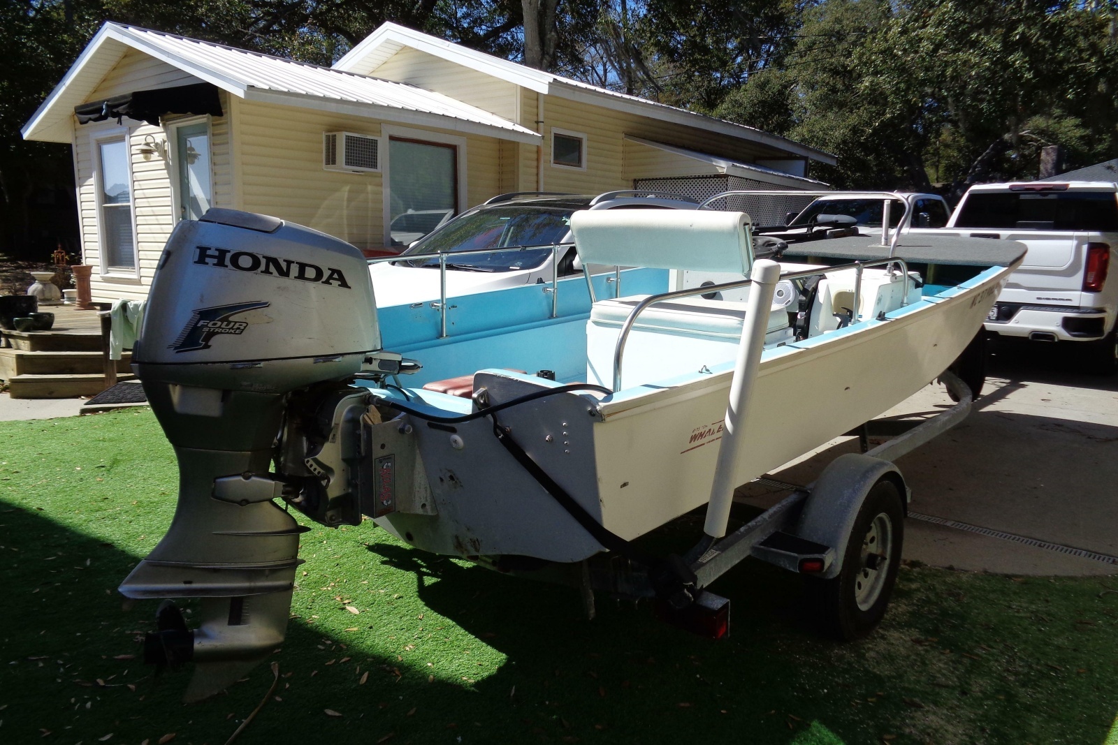 17ft Boston Whaler Yacht For Sale