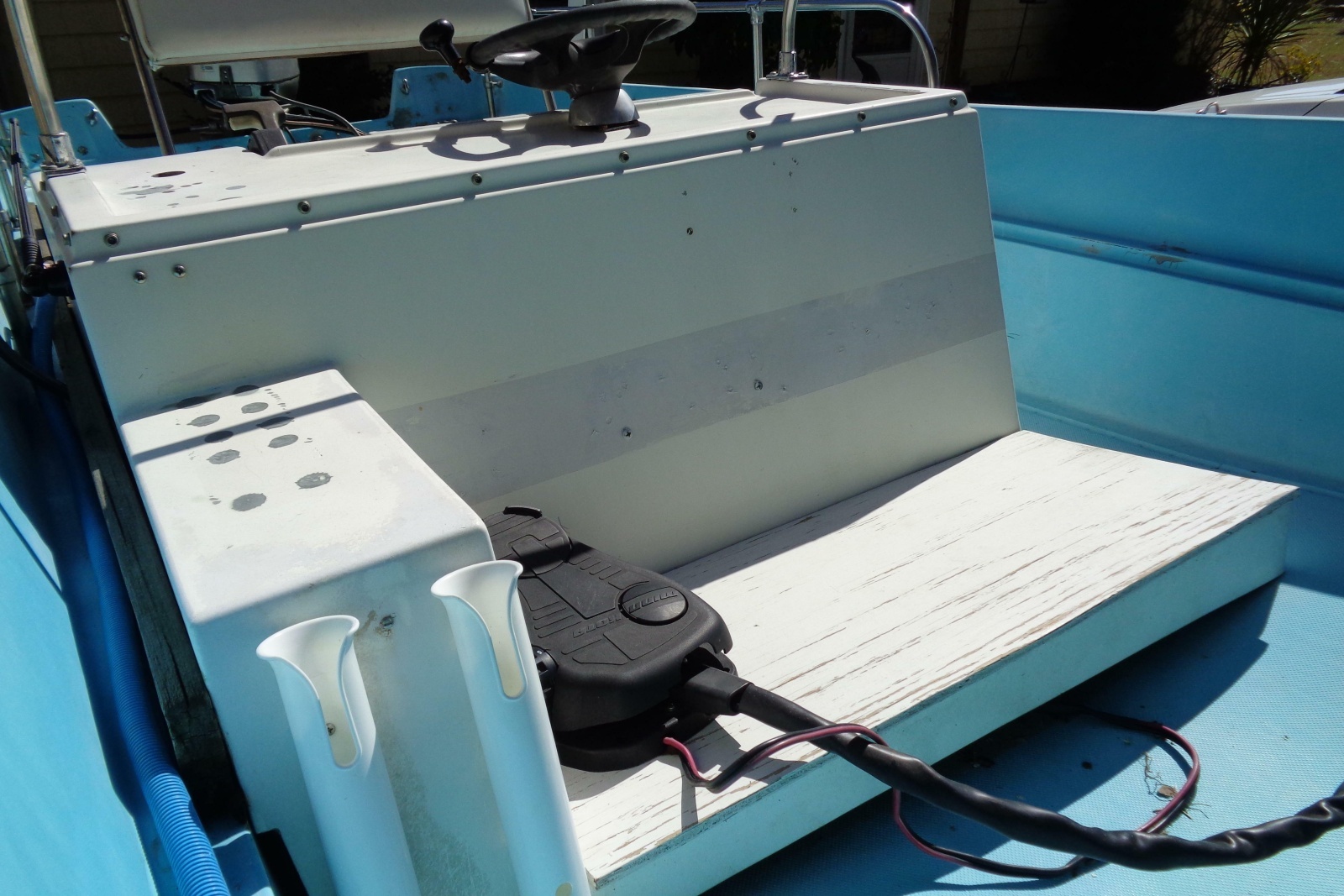17ft Boston Whaler Yacht For Sale