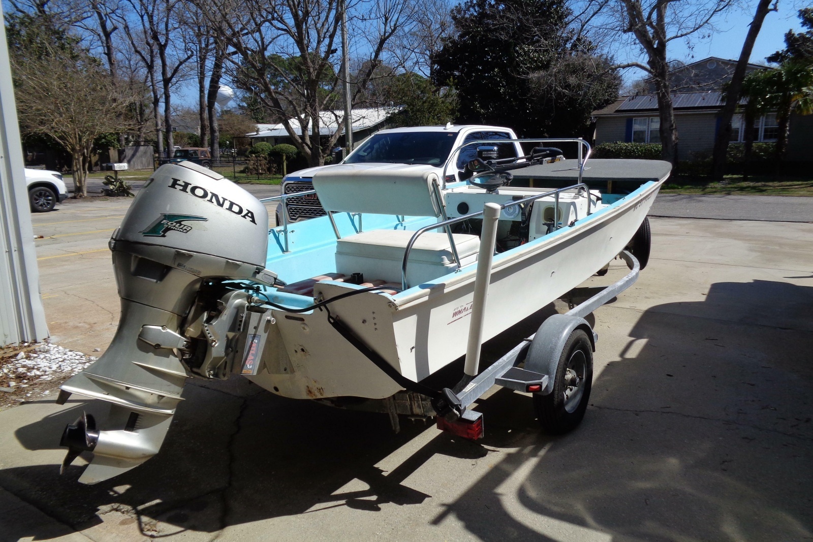 17ft Boston Whaler Yacht For Sale