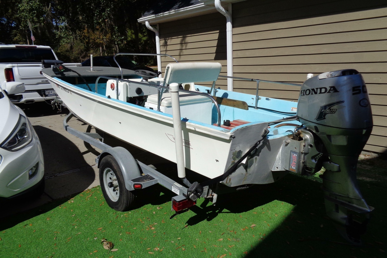 17ft Boston Whaler Yacht For Sale