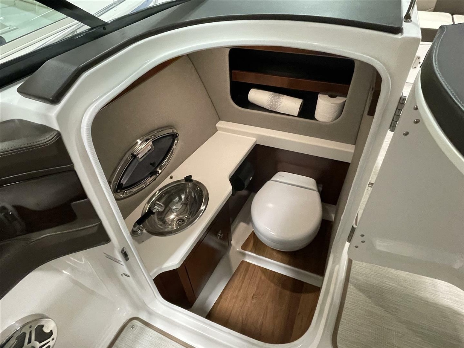 29ft Chaparral Yacht For Sale