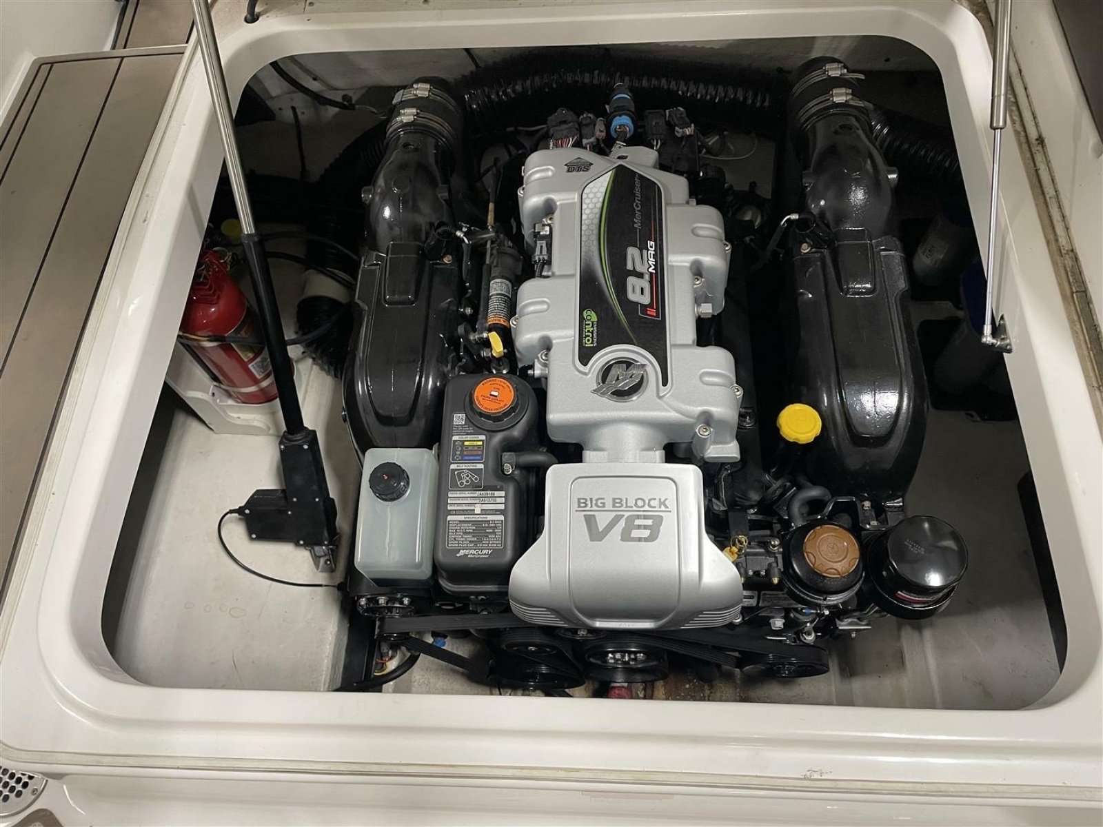 29ft Chaparral Yacht For Sale