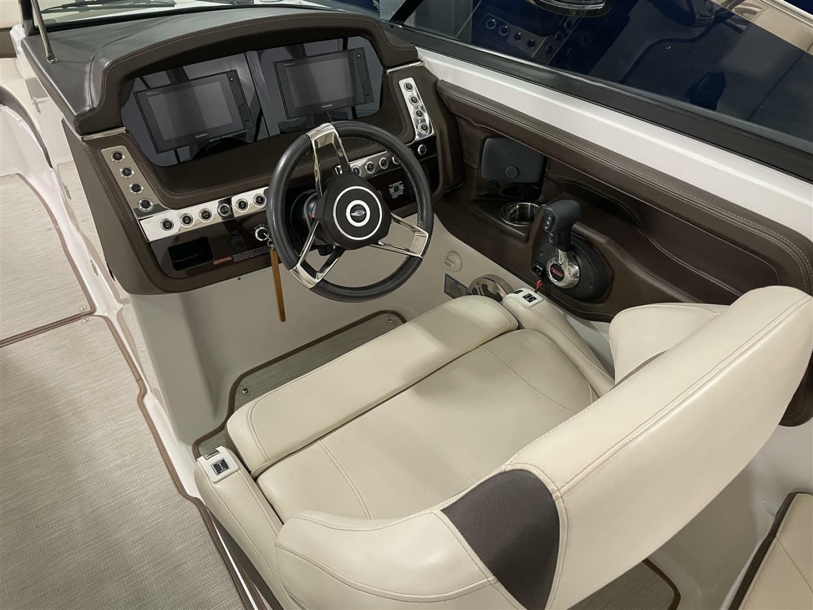 29ft Chaparral Yacht For Sale