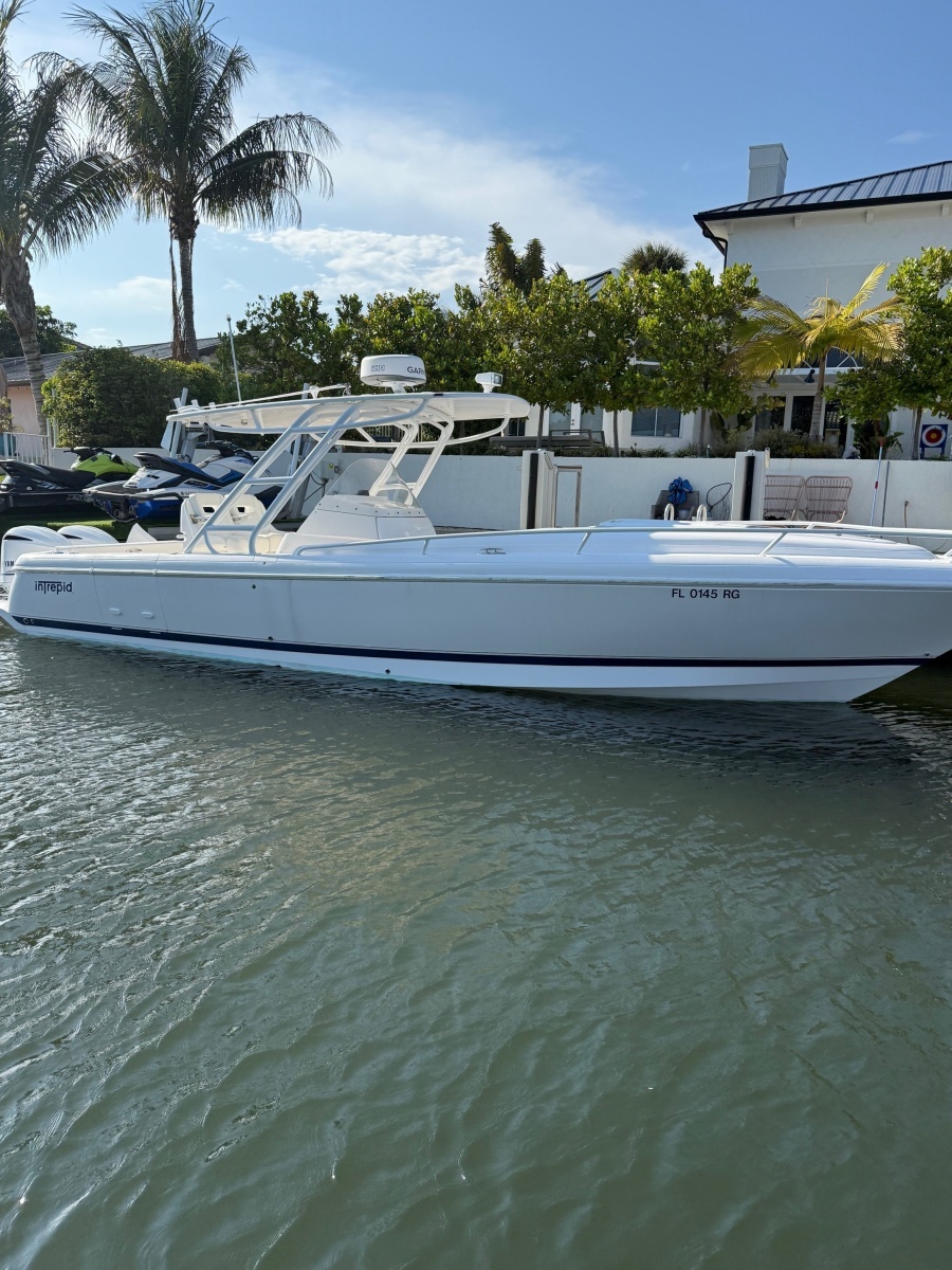 Intrepid 32 PATRICIA - Exterior