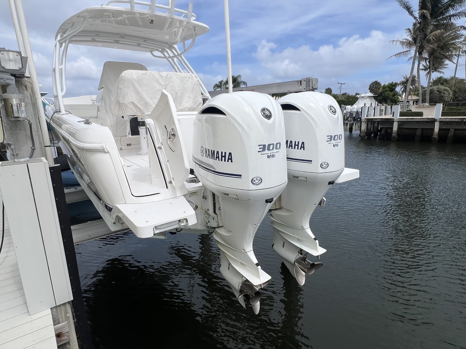 Intrepid 32 PATRICIA - Exterior