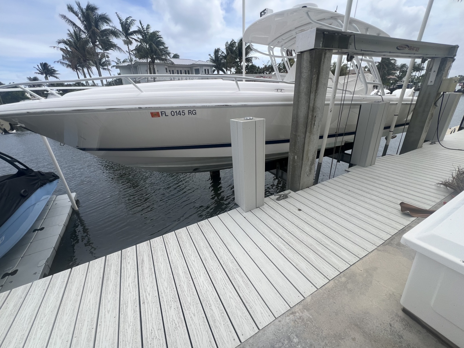 Intrepid 32 PATRICIA - Exterior