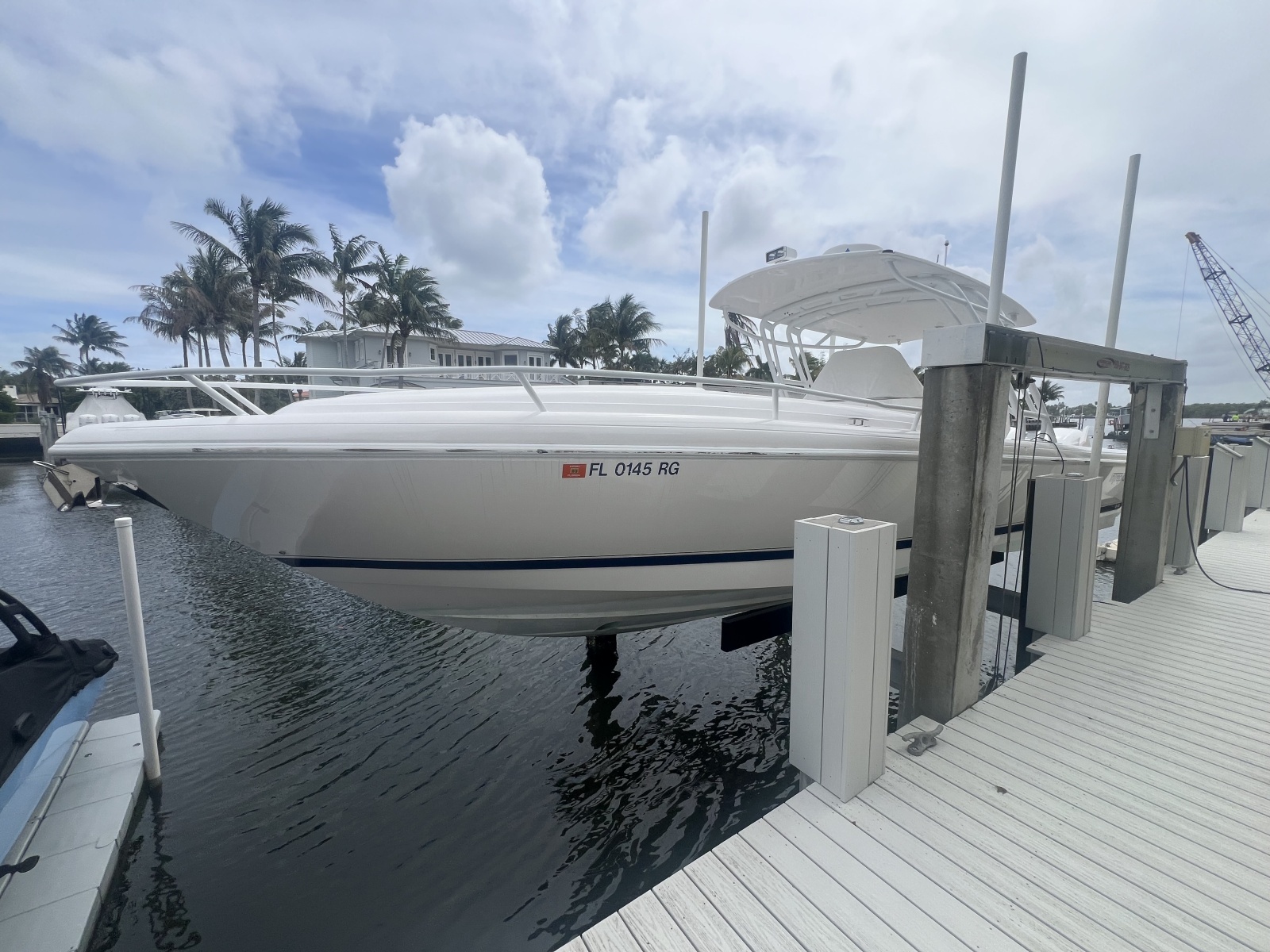 Intrepid 32 PATRICIA - Exterior