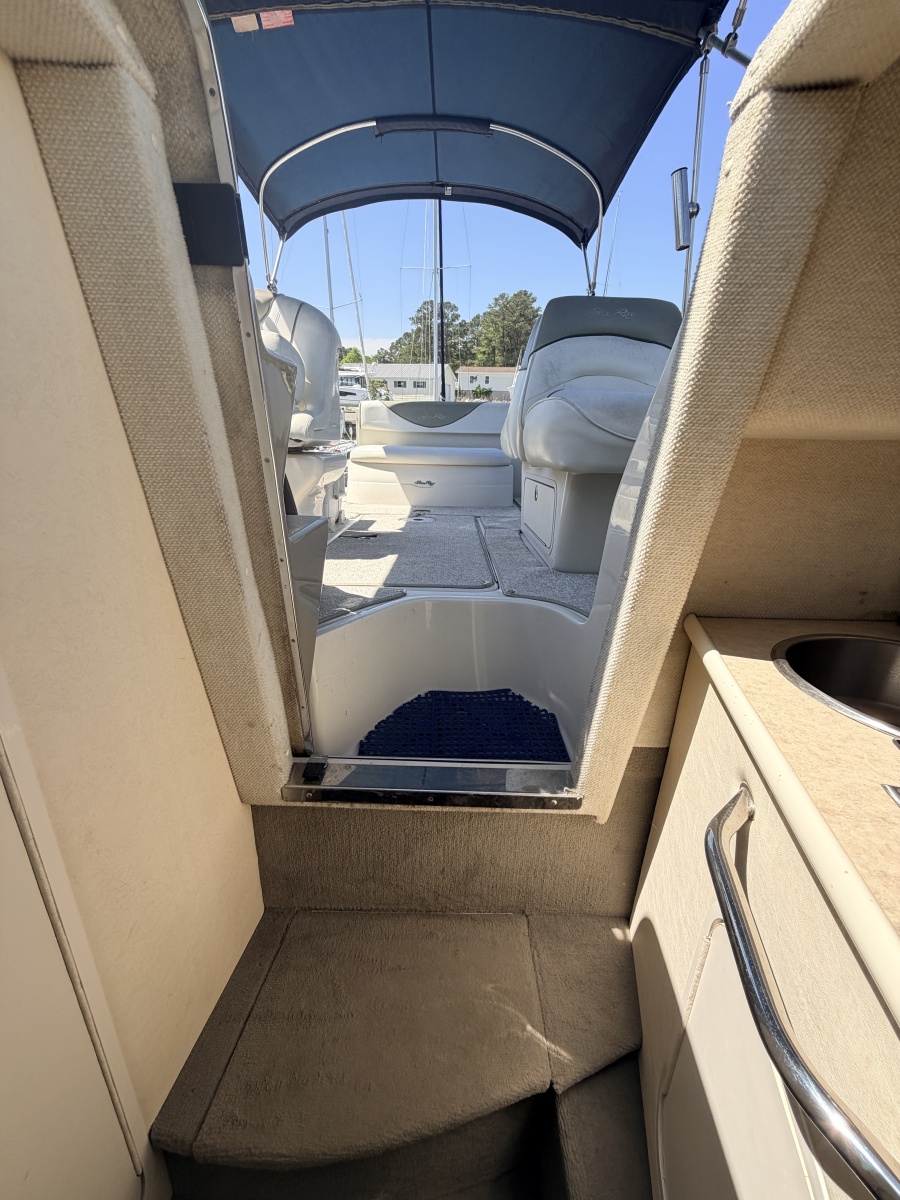 27' 2007 Sea Ray 250 Amberjack