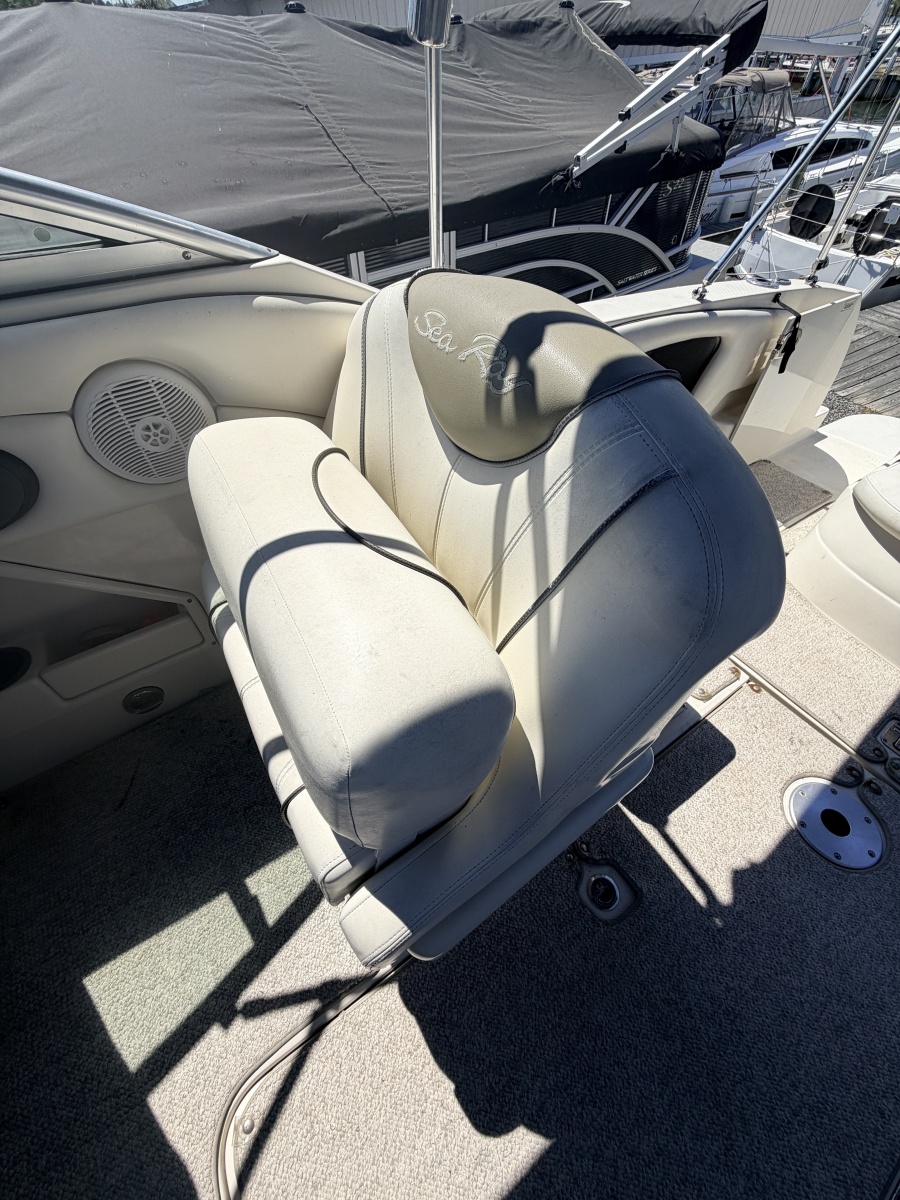 27' 2007 Sea Ray 250 Amberjack