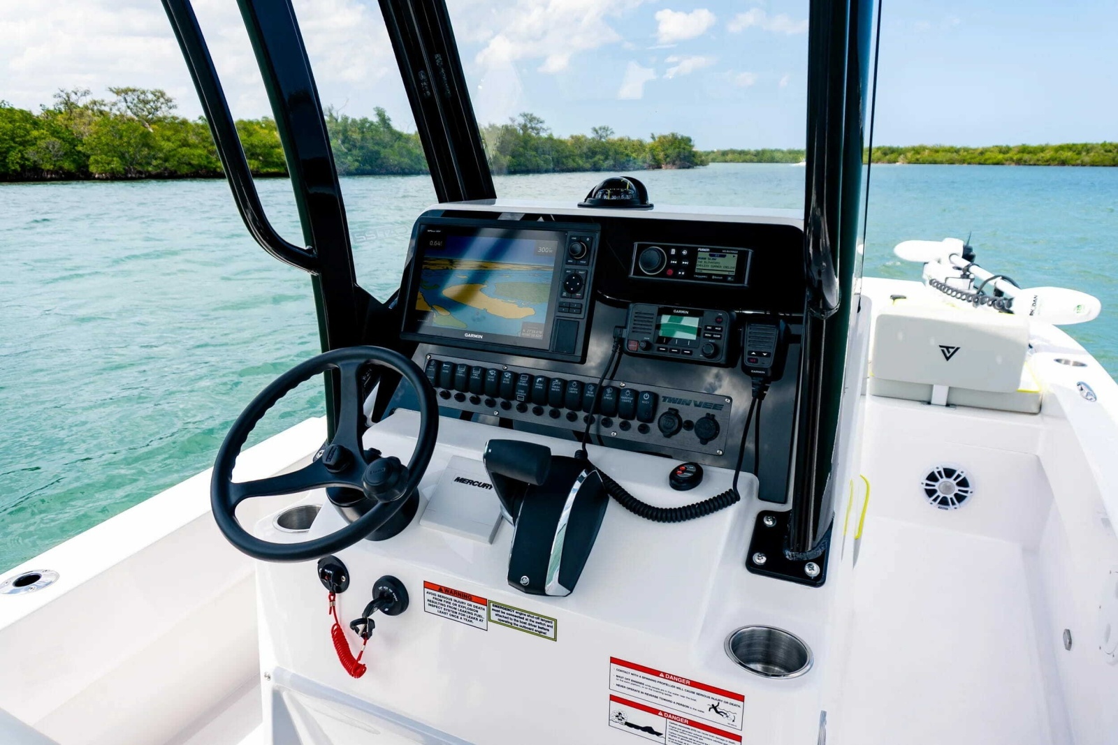 22ft Twin Vee Yacht For Sale