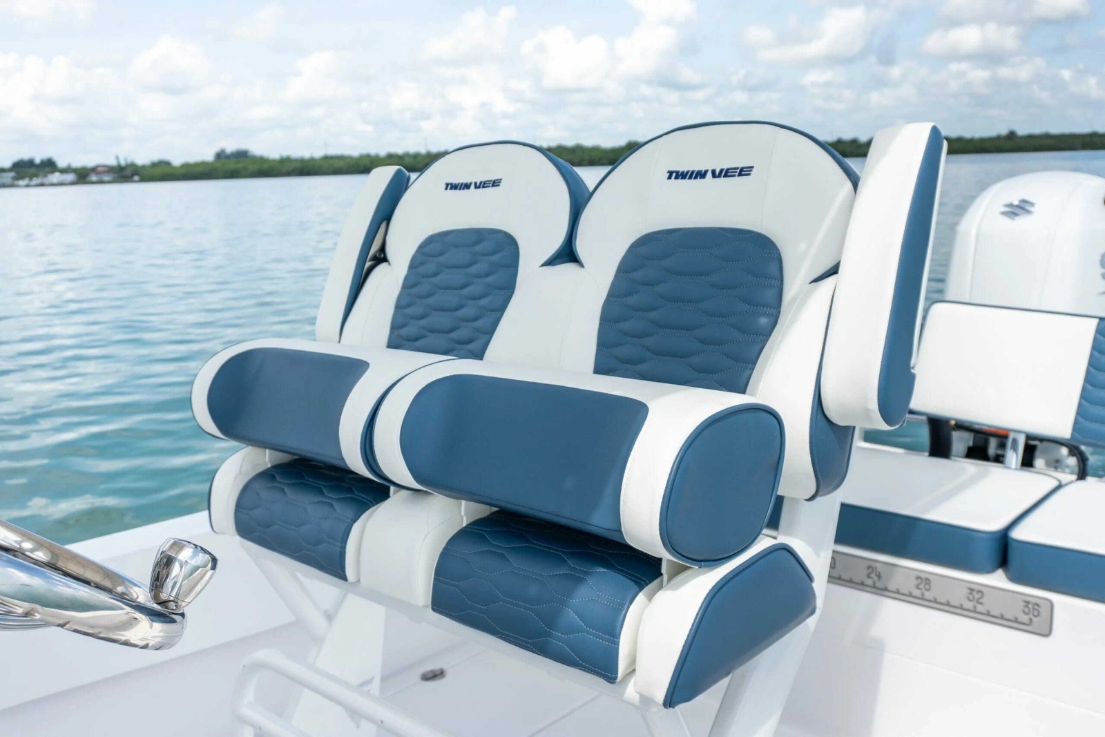 22ft Twin Vee Yacht For Sale