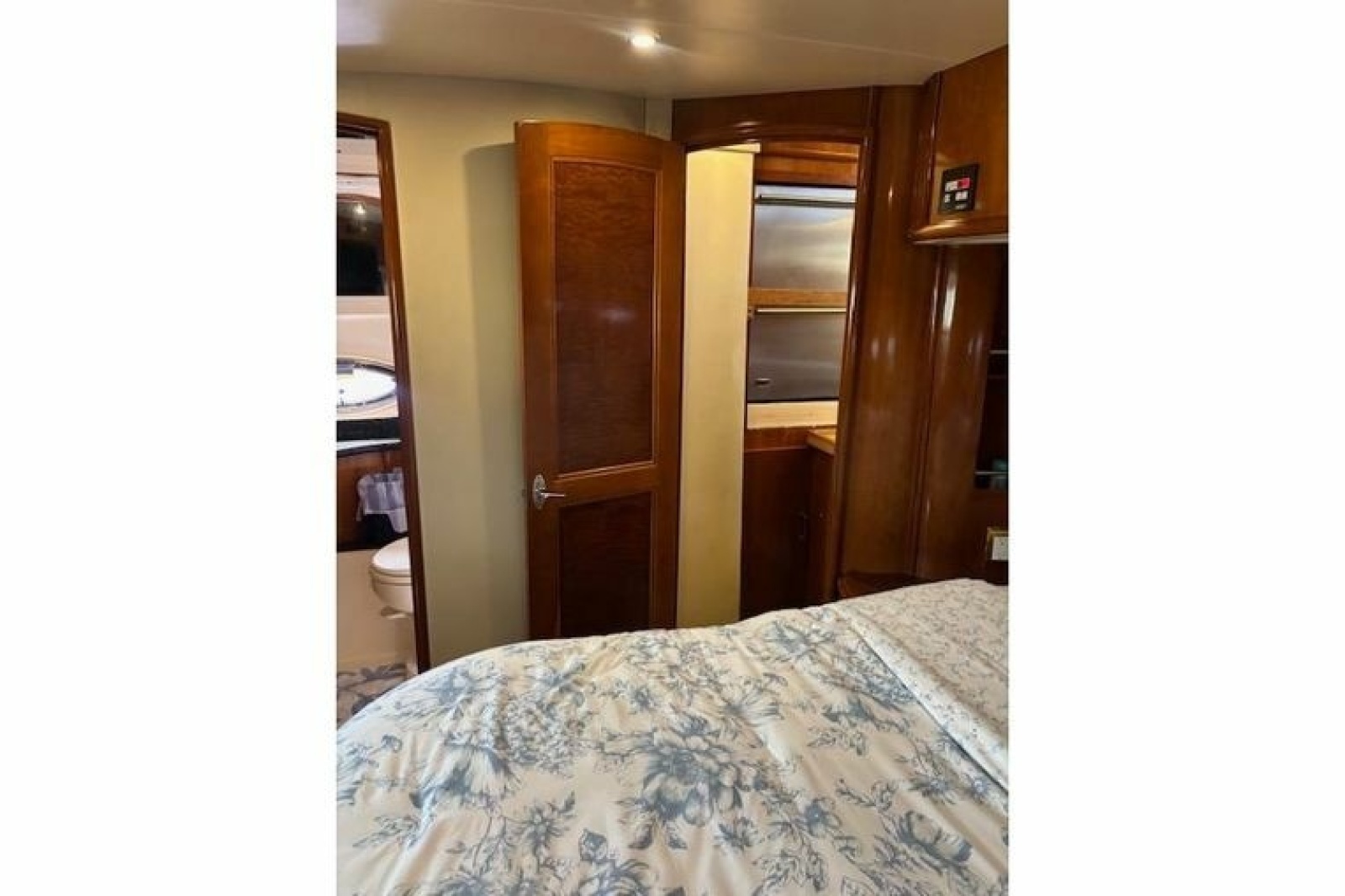 46ft Carver Yacht For Sale