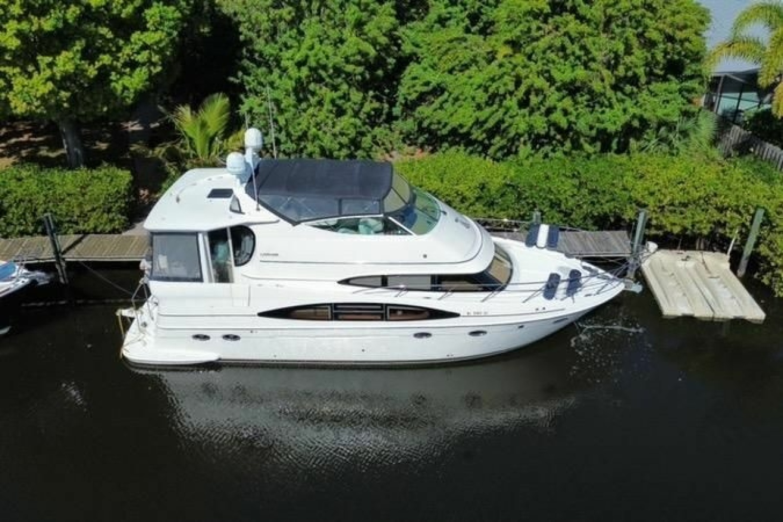 46' 2004 Carver 