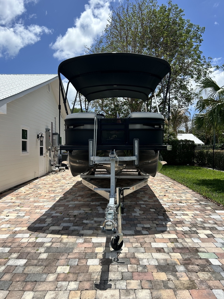 23ft Barletta Yacht For Sale