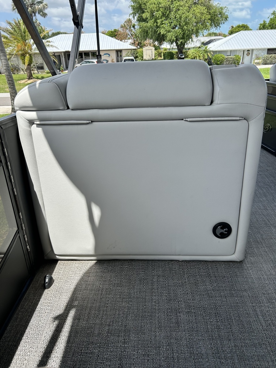 23ft Barletta Yacht For Sale