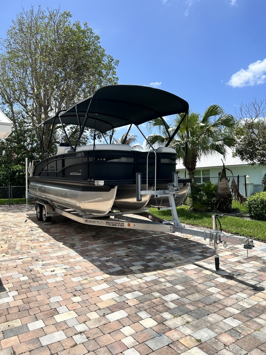 23ft Barletta Yacht For Sale