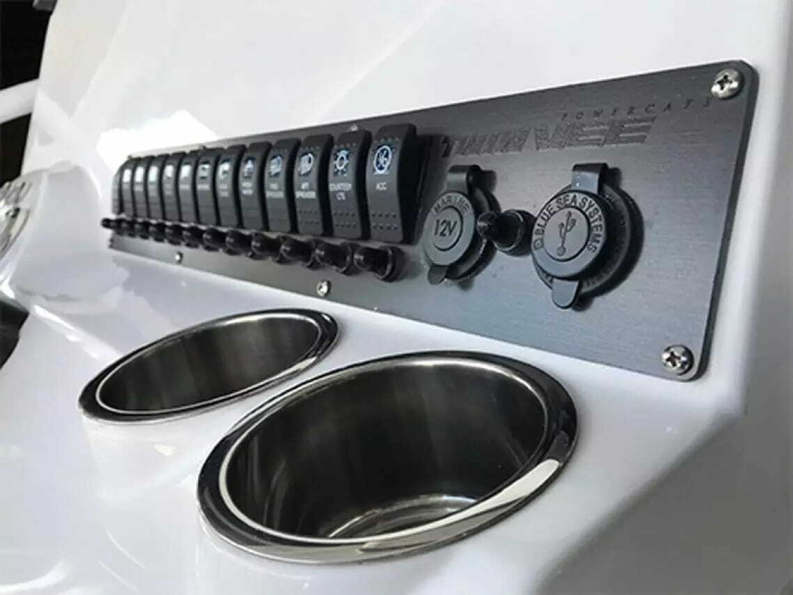 24' 2026 Twin Vee 240 GFX DC