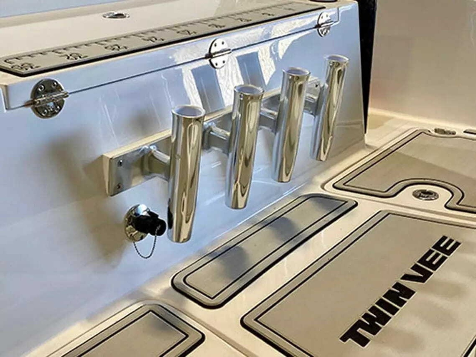 24' 2026 Twin Vee 240 GFX DC