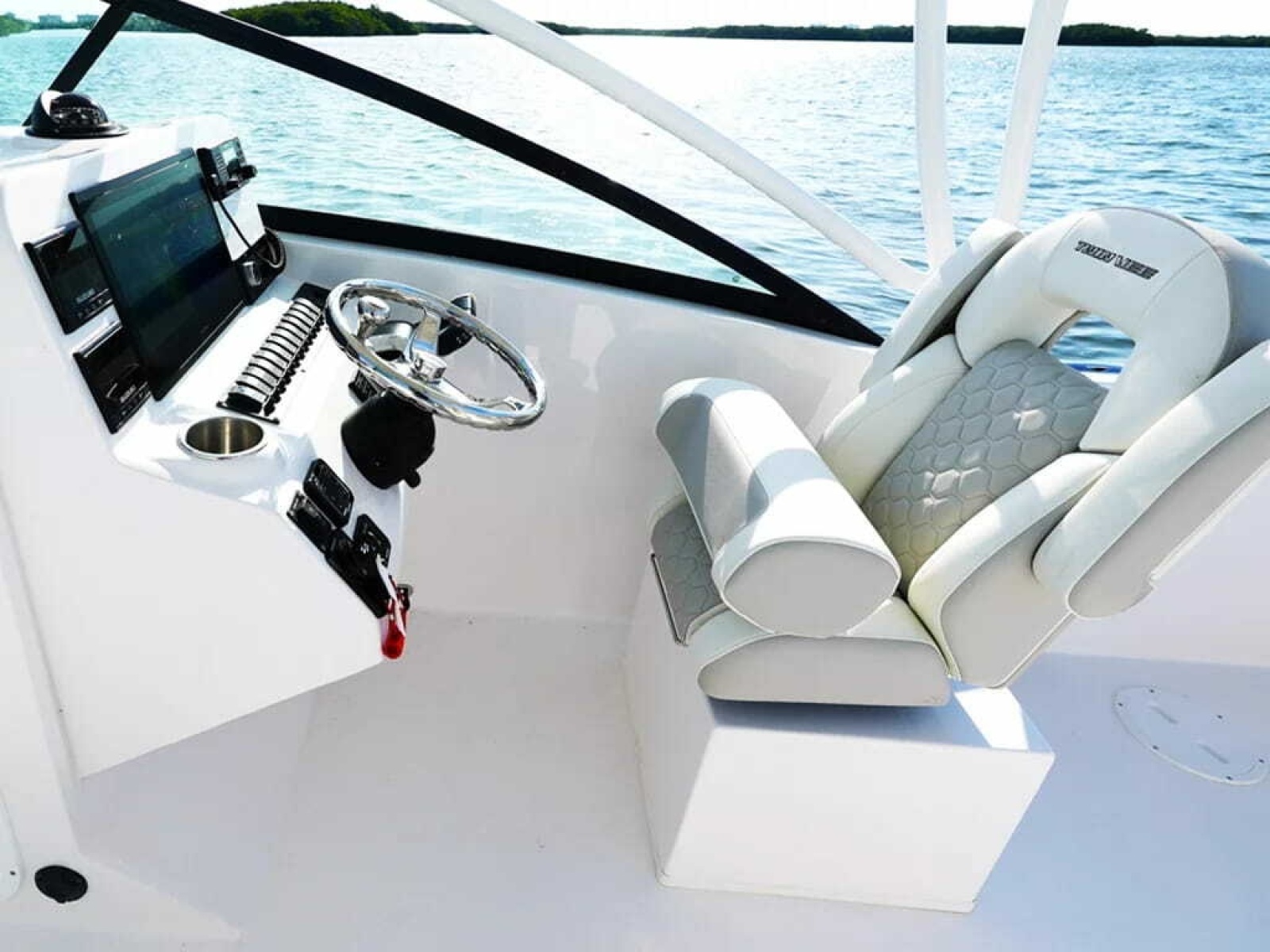 24' 2026 Twin Vee 240 GFX DC