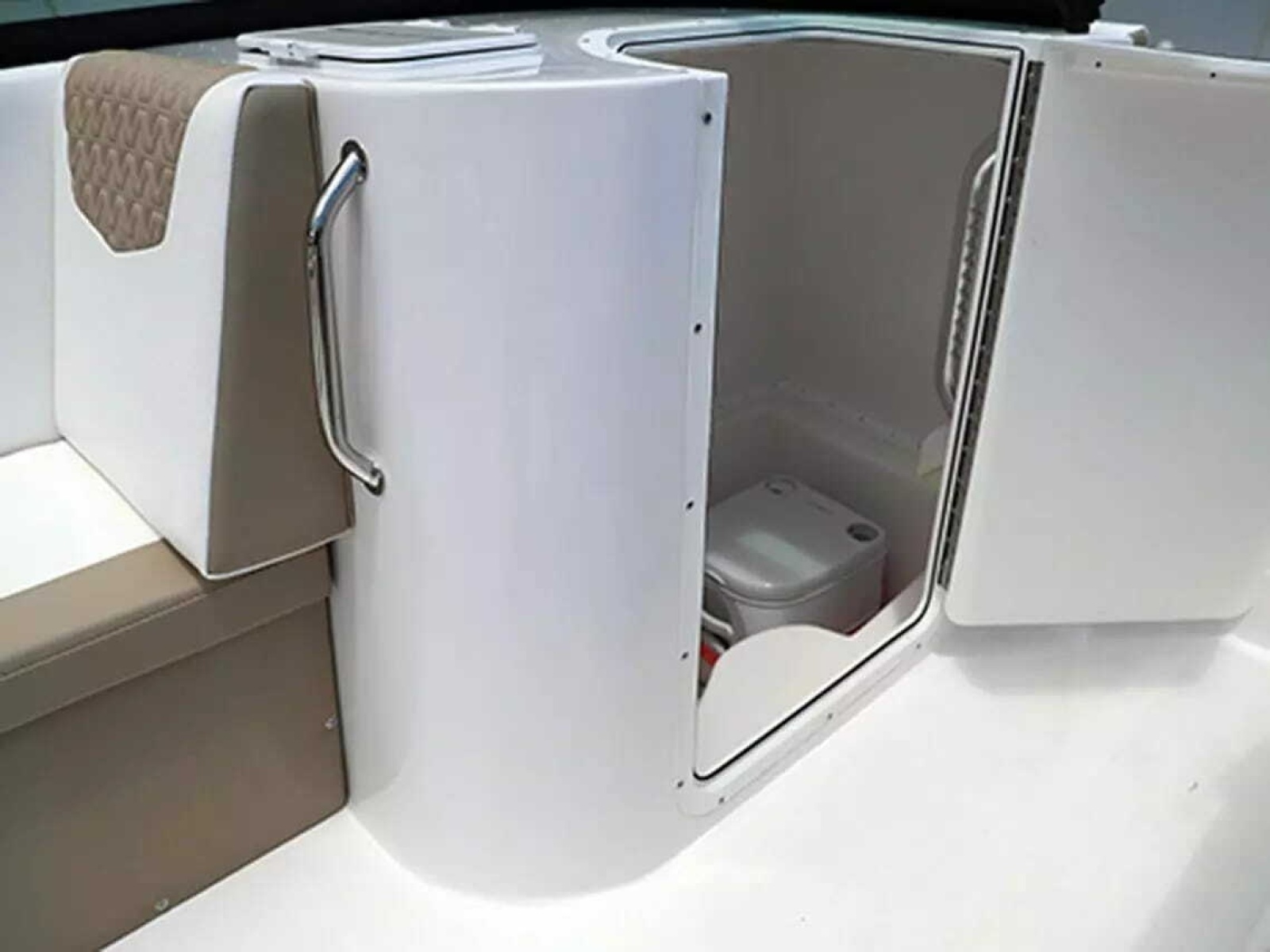 24' 2026 Twin Vee 240 GFX DC