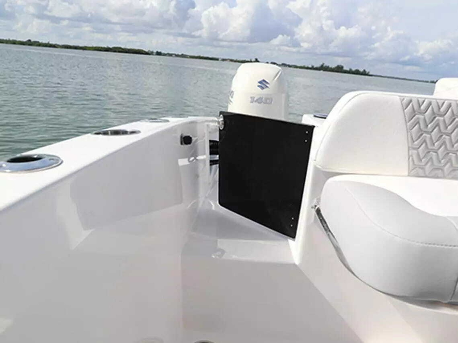 24' 2026 Twin Vee 240 GFX DC