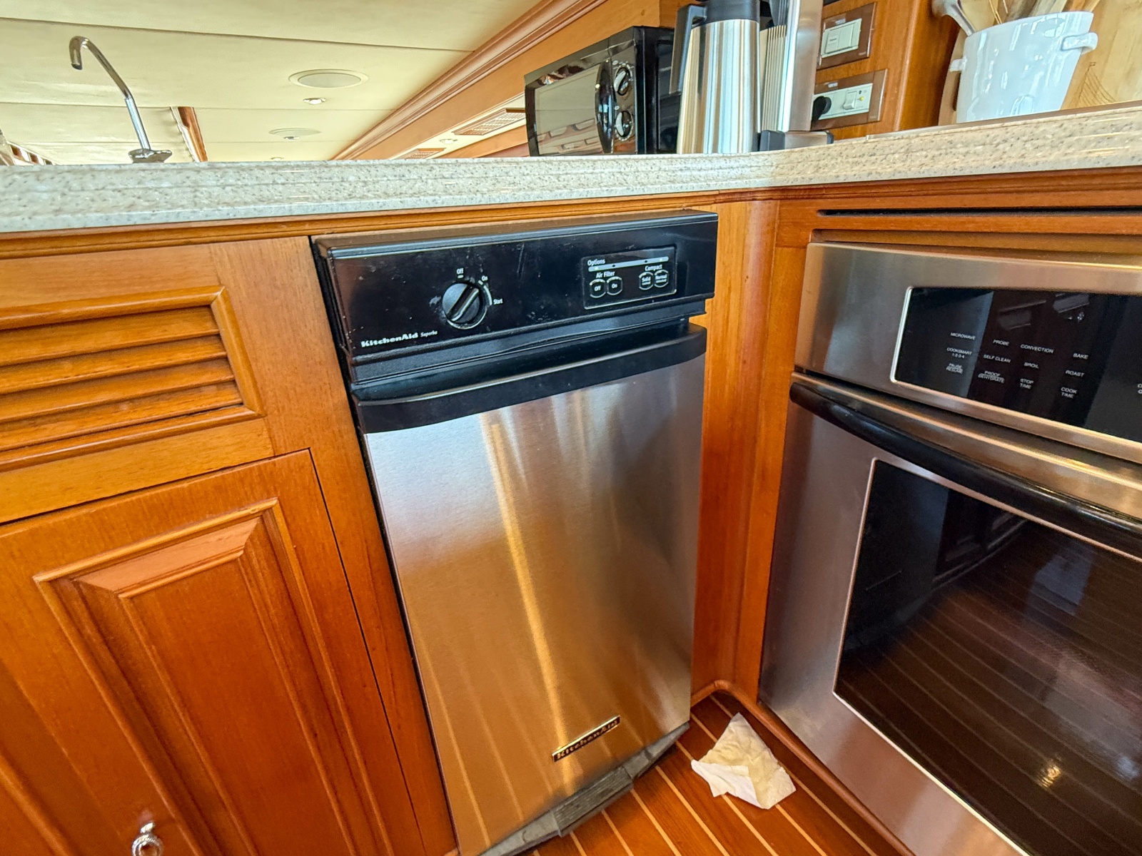 64' 2003 Grand Banks 64 Aleutian RP