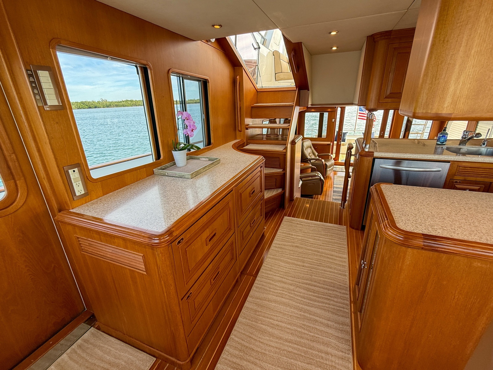 64' 2003 Grand Banks 64 Aleutian RP
