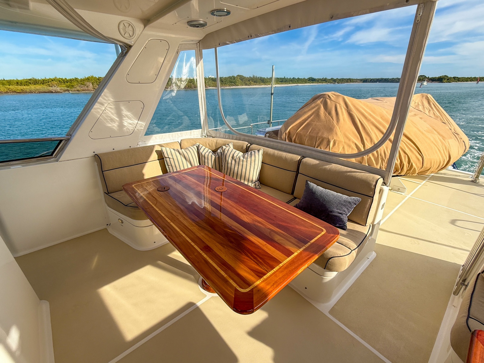 64' 2003 Grand Banks 64 Aleutian RP