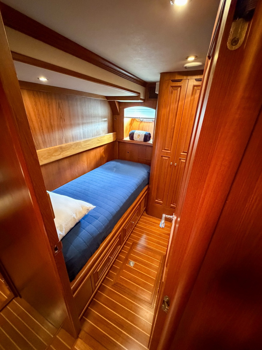 64' 2003 Grand Banks 64 Aleutian RP