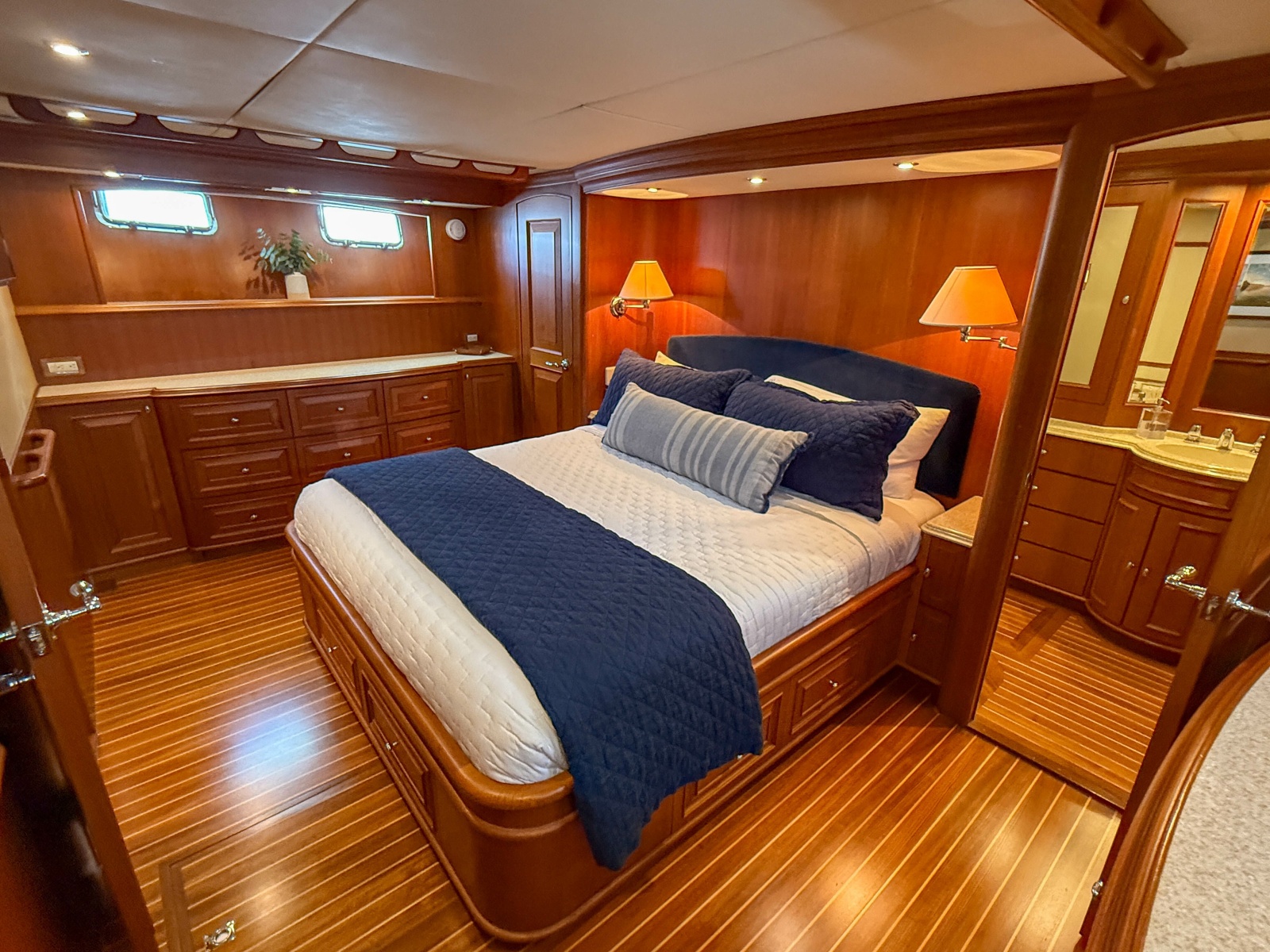 64' 2003 Grand Banks 64 Aleutian RP