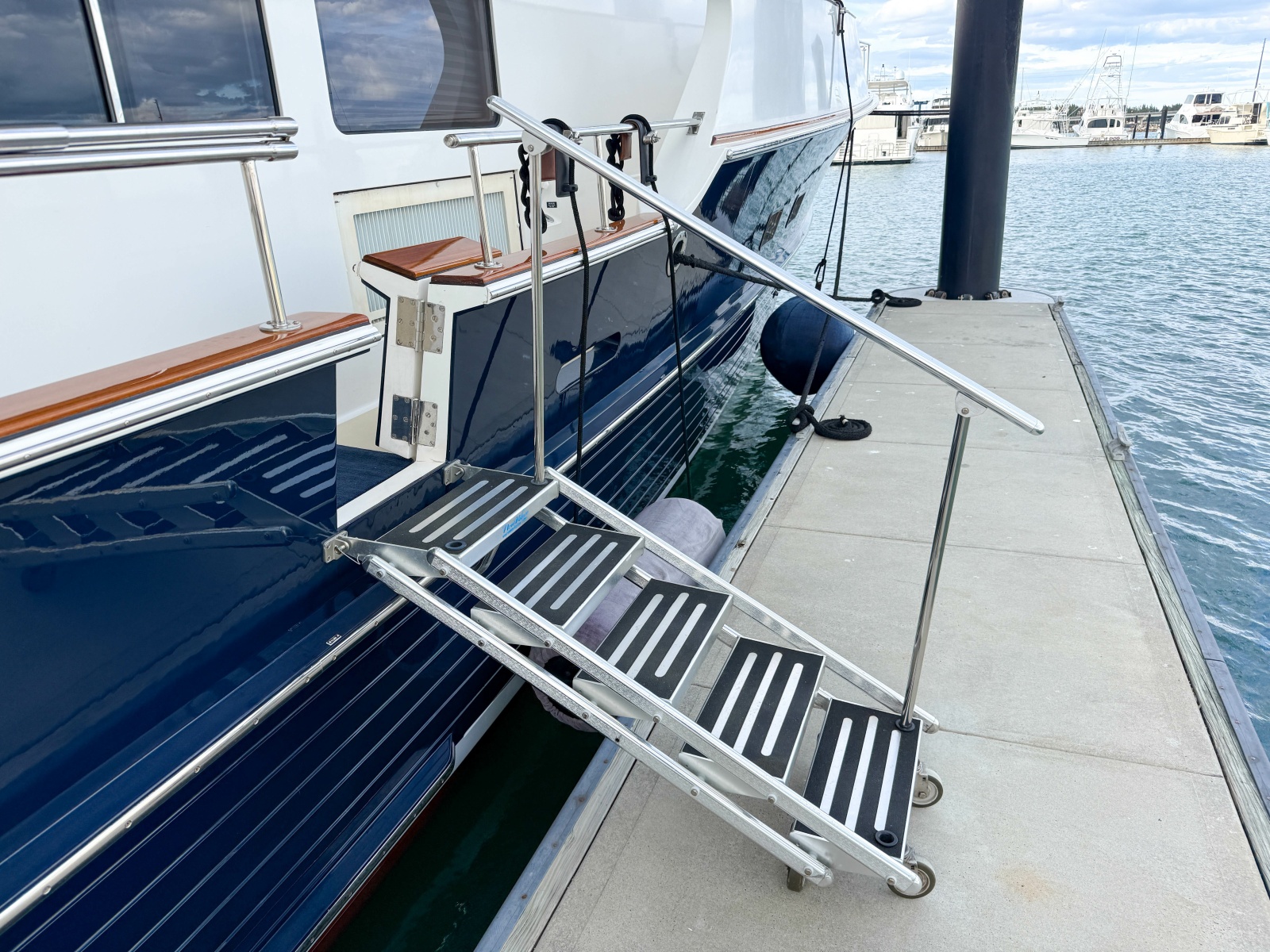 64' 2003 Grand Banks 64 Aleutian RP