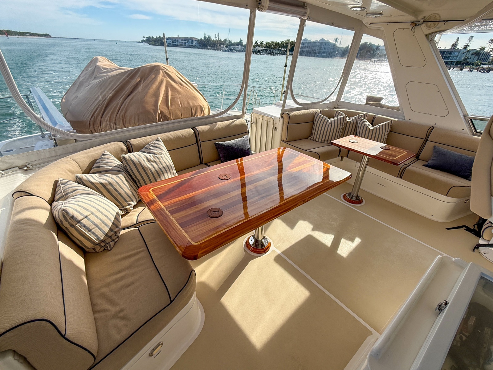 64' 2003 Grand Banks 64 Aleutian RP