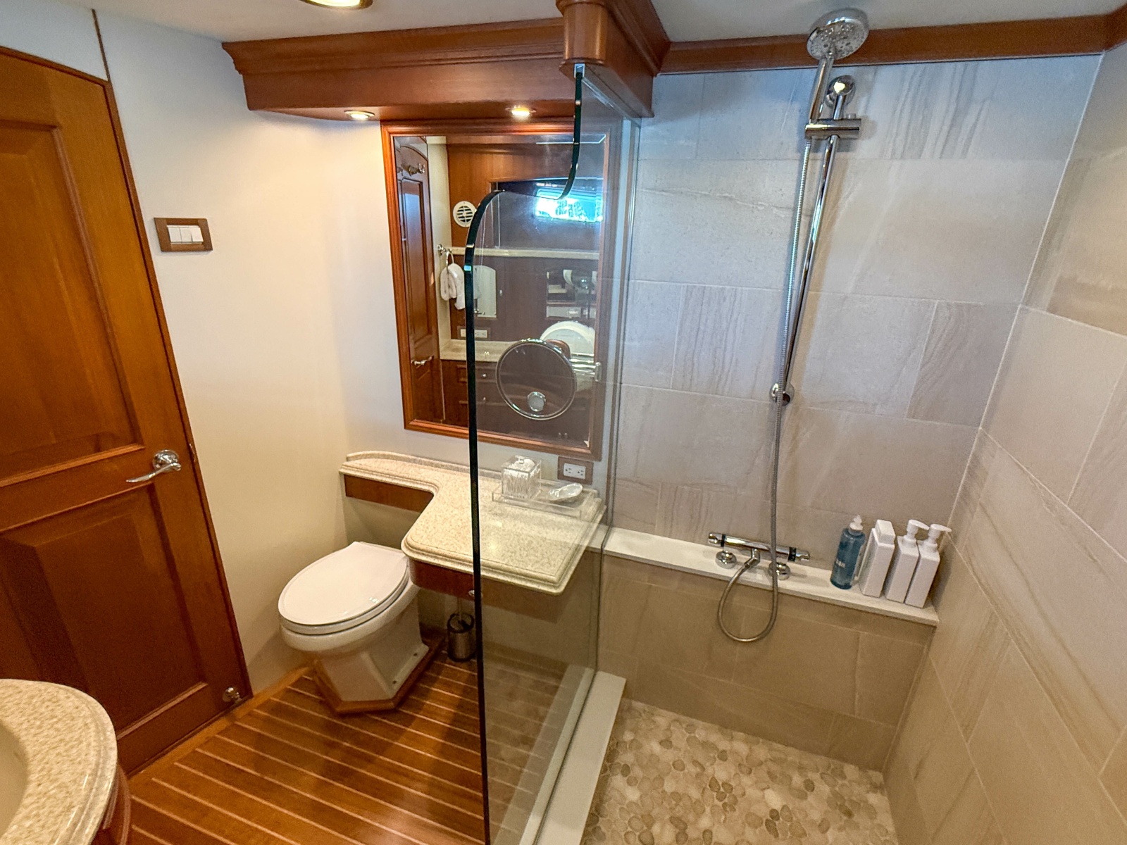 64' 2003 Grand Banks 64 Aleutian RP