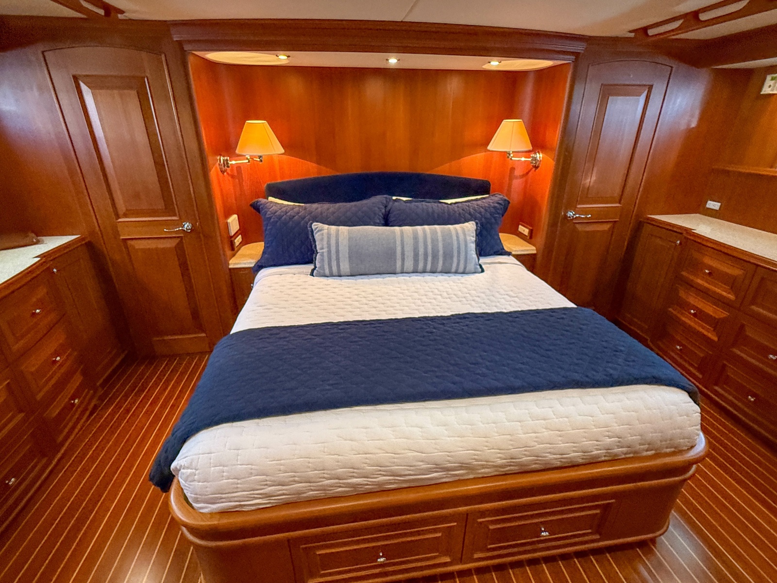 64' 2003 Grand Banks 64 Aleutian RP