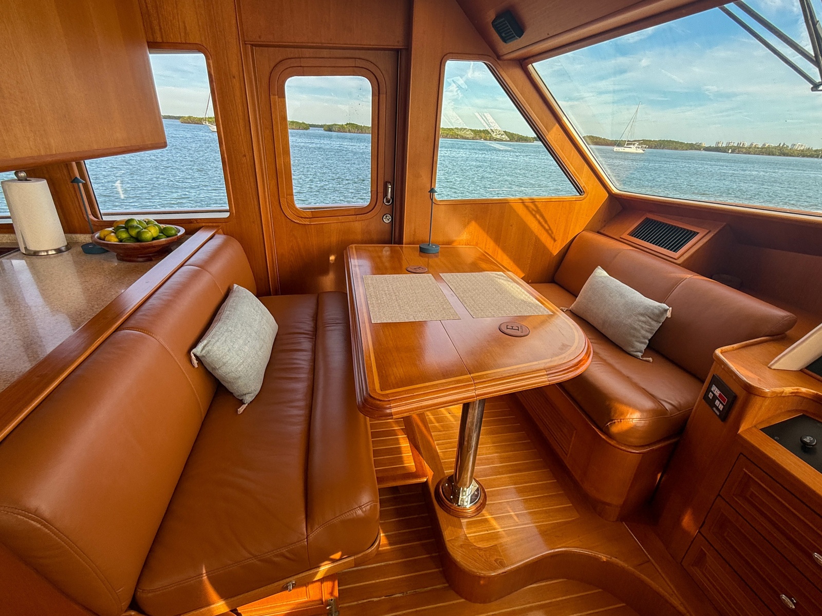 64' 2003 Grand Banks 64 Aleutian RP