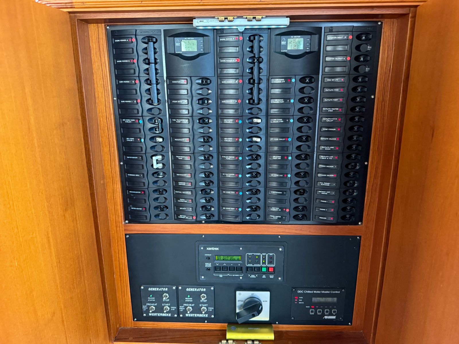 64' 2003 Grand Banks 64 Aleutian RP