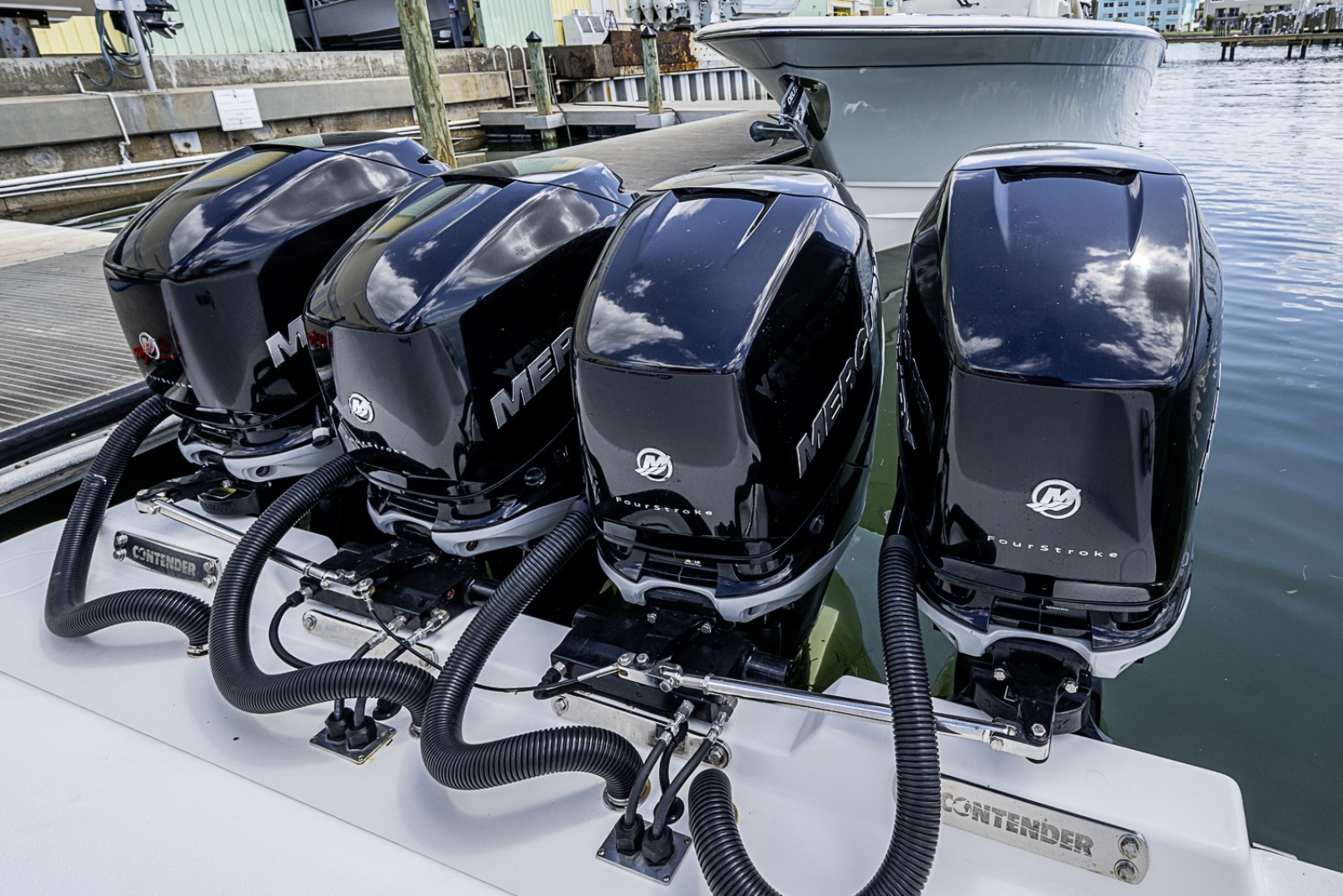 44' 2021 Contender 44ST