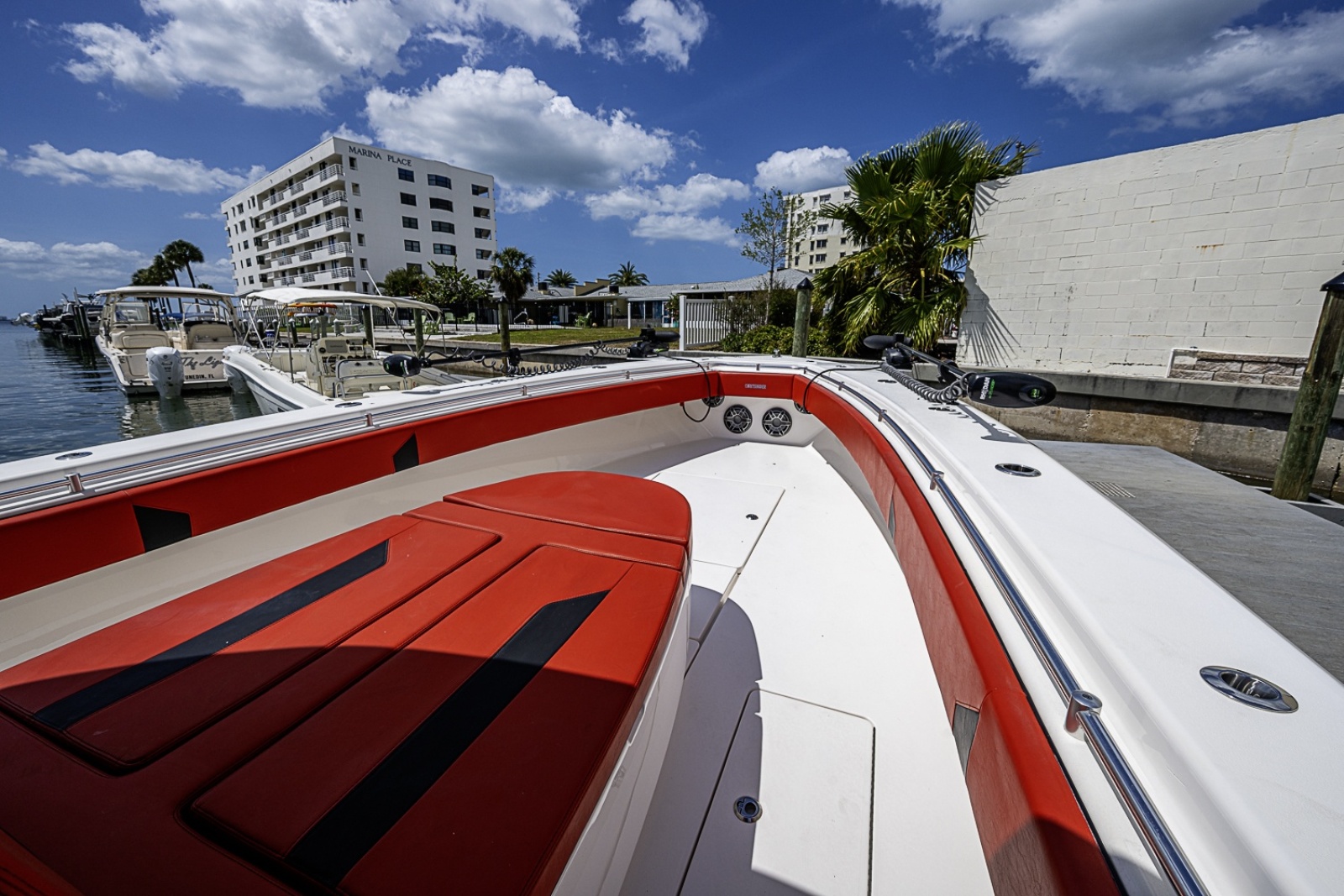 44' 2021 Contender 44ST