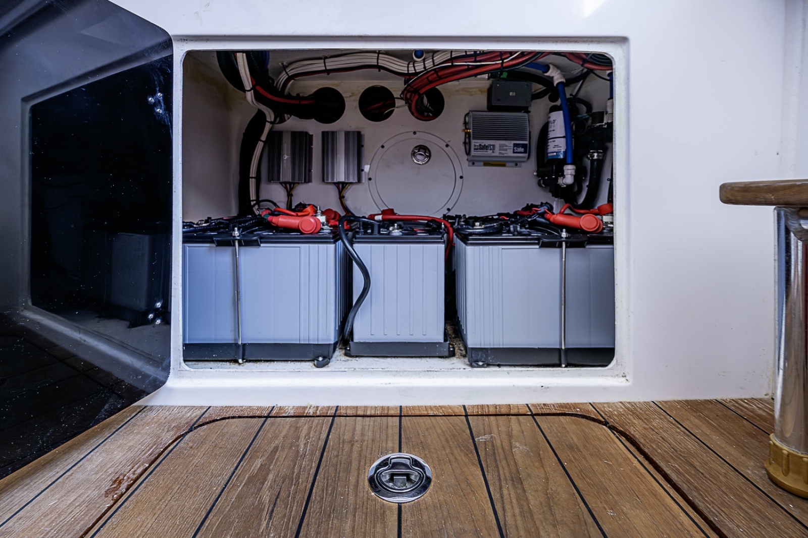 44' 2021 Contender 44ST