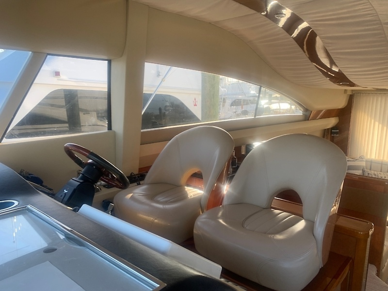 58' 2008 Viking Sport Cruiser