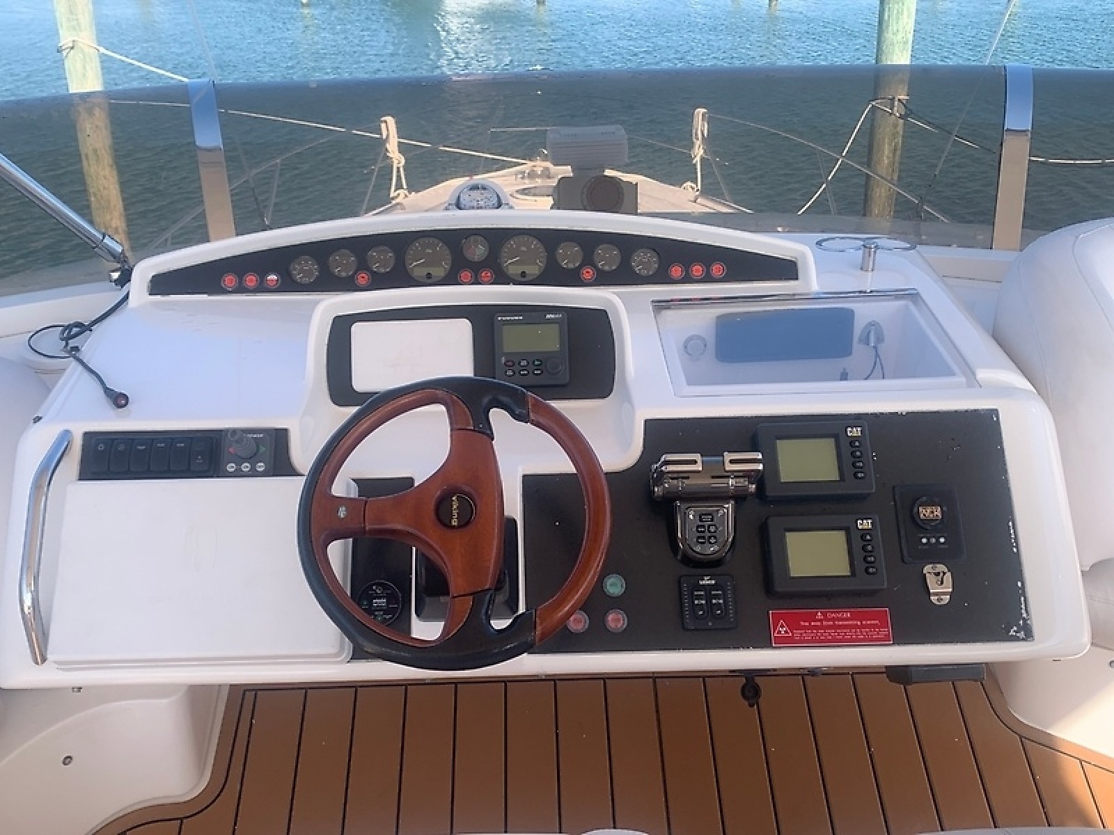 58' 2008 Viking Sport Cruiser