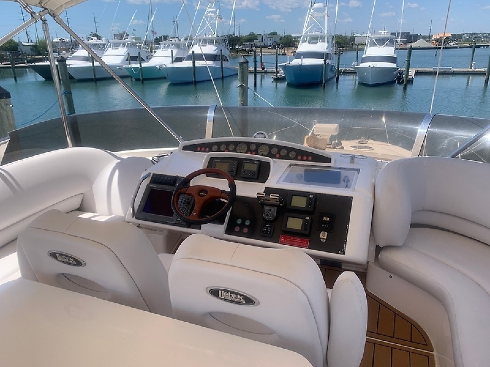 58' 2008 Viking Sport Cruiser