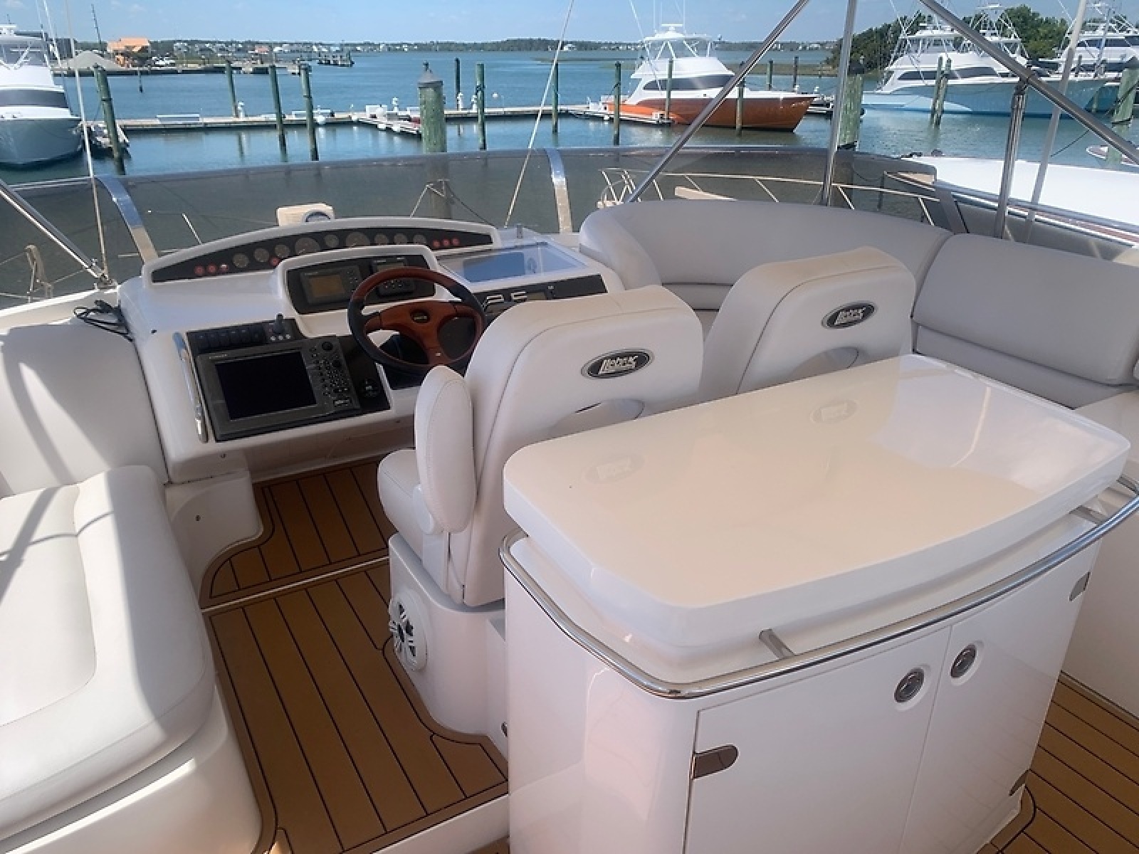 58' 2008 Viking Sport Cruiser
