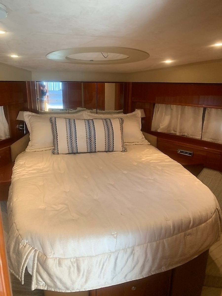 58' 2008 Viking Sport Cruiser