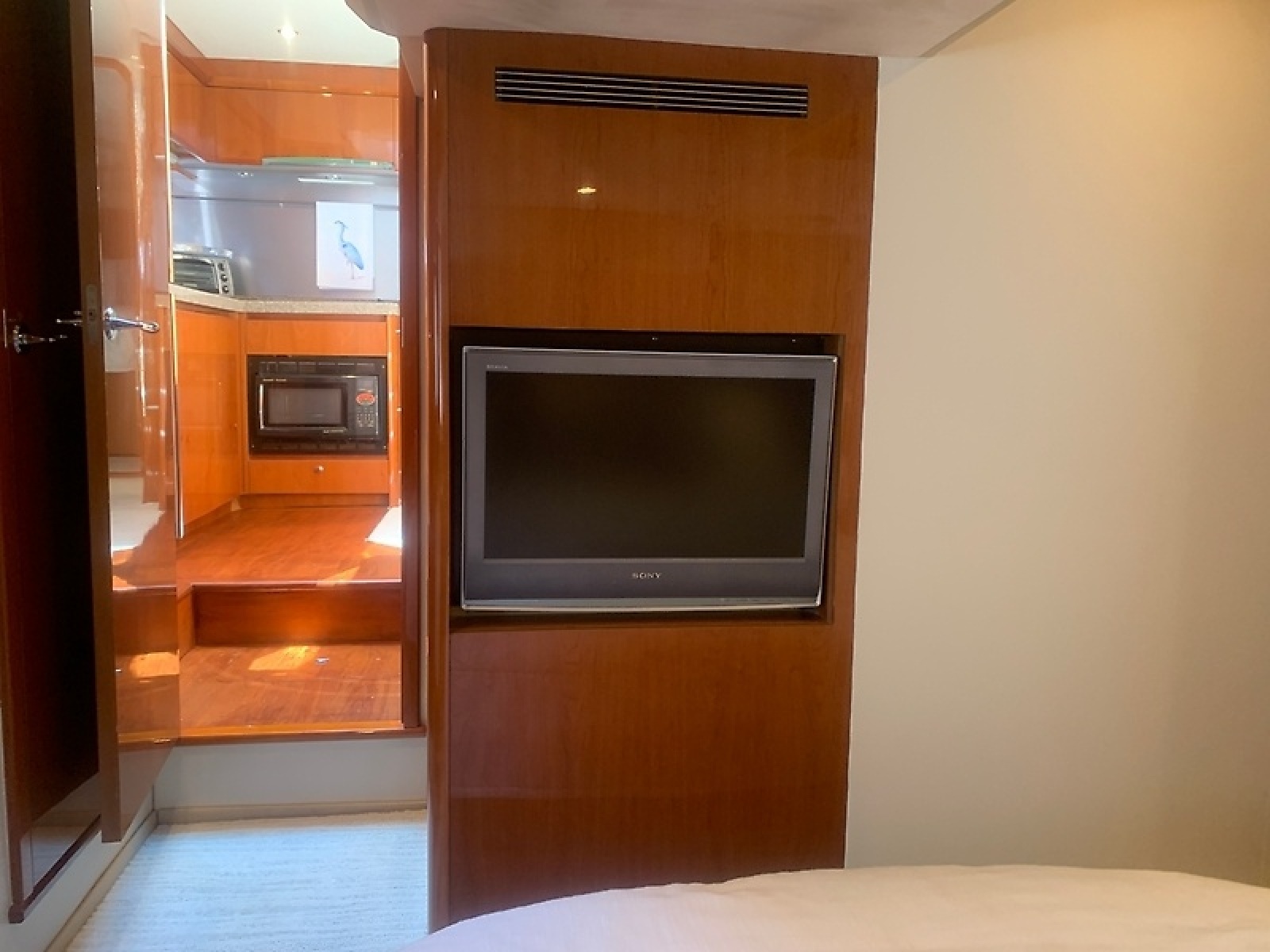 58' 2008 Viking Sport Cruiser