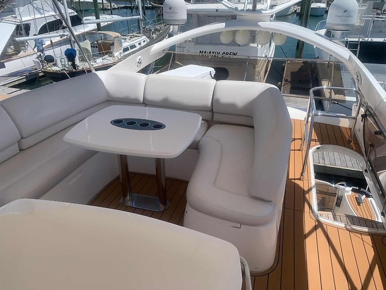 58' 2008 Viking Sport Cruiser